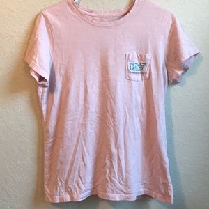 pink vineyard vines shirt